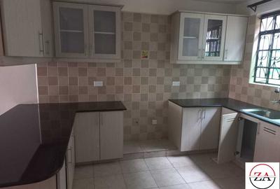 Serviced 2 Bed Apartment with En Suite at Riverside Drive