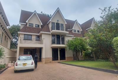 5 Bed Villa with En Suite at Lavington - 2