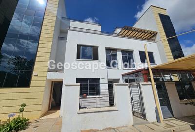 5 Bed Townhouse with En Suite in Lavington