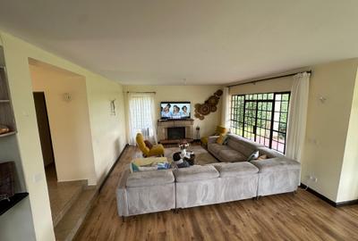 4 Bed House with En Suite at Redhill - 4