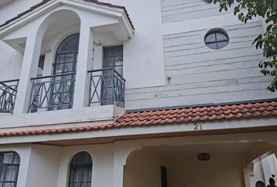 4 Bed Townhouse with En Suite at Lavington