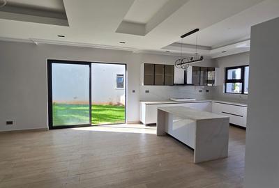 5 Bed Townhouse with En Suite in Lavington - 4