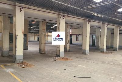 40,000 ft² Warehouse with Fibre Internet at Enterprise Road