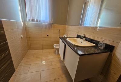 4 Bed House with En Suite in Runda