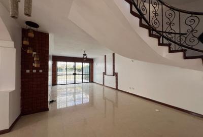 5 Bed Townhouse with En Suite at Brookside