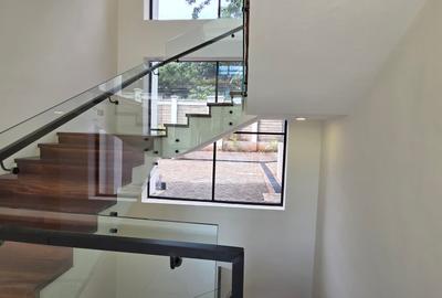 5 Bed Townhouse in Kitisuru - 3