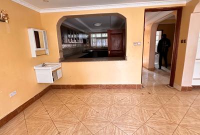 5 Bed Townhouse with En Suite at Thika Road