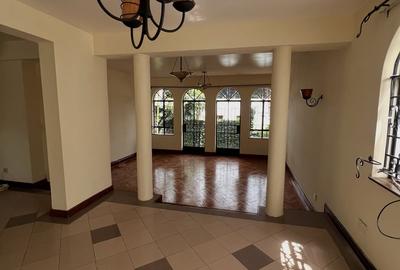 5 Bed Townhouse with En Suite at Riverside Drive - 4