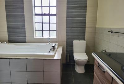 4 Bed Townhouse with En Suite in Kitisuru