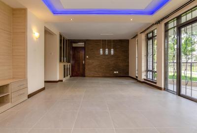 2 Bed Apartment with Swimming Pool at Riverside Drive