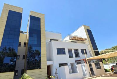 5 Bed Townhouse with En Suite at Lavington Green