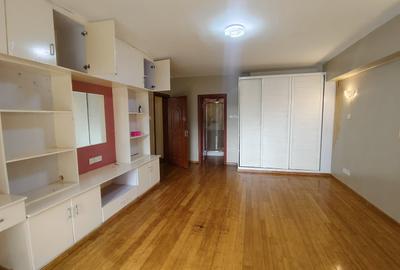 4 Bed Apartment with En Suite in Lavington