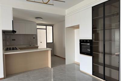 3 Bed Apartment with En Suite in Riverside - 4