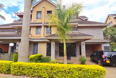 5 Bed Townhouse with En Suite at Convent Drive