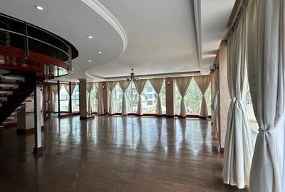 4 Bed Apartment with En Suite in Riverside - 2