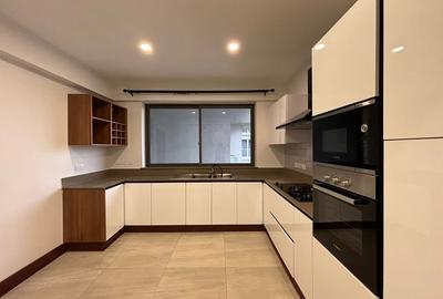 2 Bed Apartment with En Suite in Westlands Area - 3