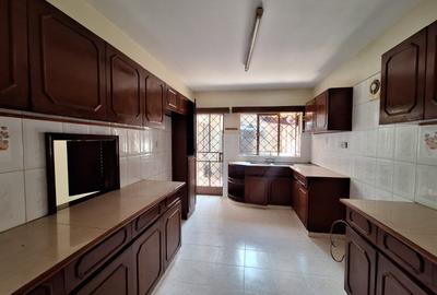 4 Bed Townhouse with En Suite at Kileleshwa