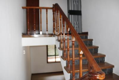 2 Bed Townhouse with En Suite in Kileleshwa