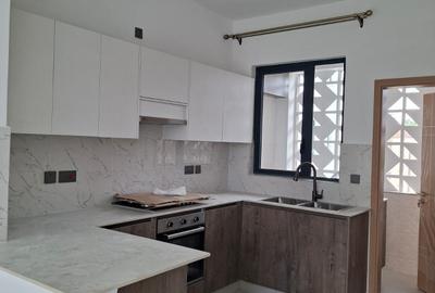 2 Bed Apartment in Brookside - 2