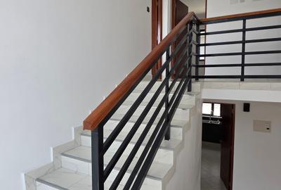 4 Bed Townhouse with En Suite at Arthiriver - 4