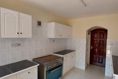 4 Bed House with En Suite in Kileleshwa