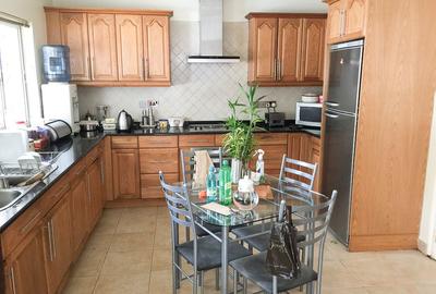 4 Bed House with En Suite in Rhapta Road
