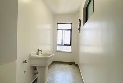 4 Bed Apartment with En Suite at Oledume Road - 4