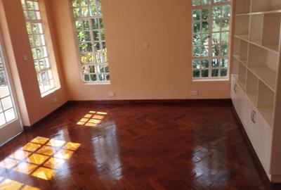4 Bed Townhouse with En Suite in Karen - 3