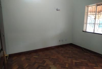4 Bed Townhouse with En Suite in Kitisuru
