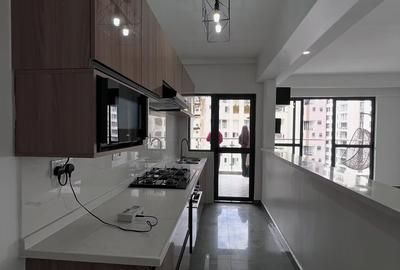2 Bed Apartment with Gym in Riverside - 2