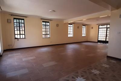 5 Bed Townhouse with En Suite at Kyuna Crescent