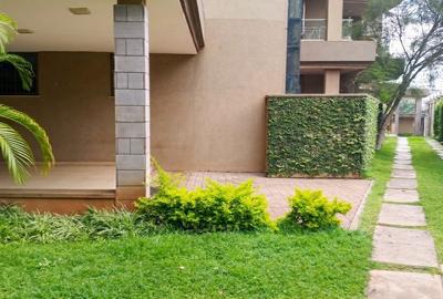 Serviced 3 Bed Apartment with En Suite in Parklands