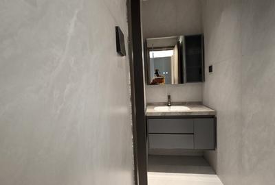 6 Bed Villa with En Suite in Lavington - 4