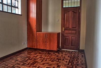 5 Bed Apartment with En Suite in Westlands Area