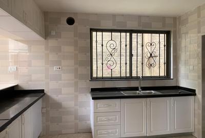 5 Bed Villa in Lavington