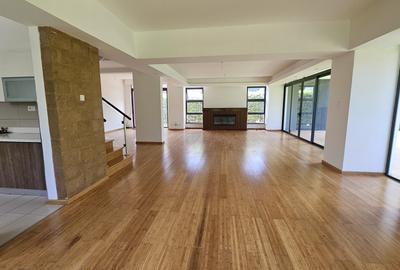 4 Bed House with En Suite in Garden Estate