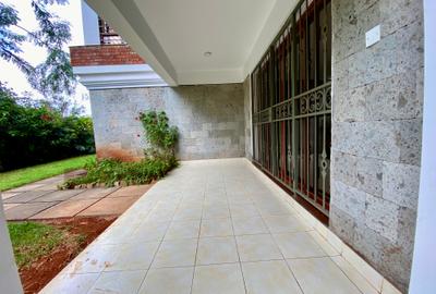 5 Bed Townhouse with En Suite in Spring Valley