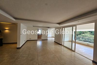 3 Bed Apartment with En Suite in Spring Valley