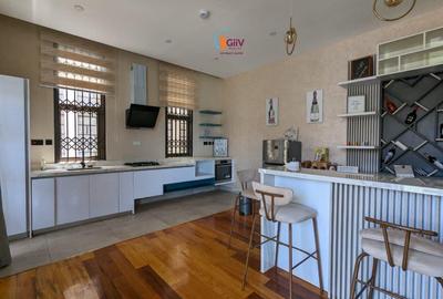 Serviced 2 Bed Apartment with En Suite in Runda - 3