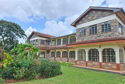 6 Bed House for Rent at Off Redhill Dr