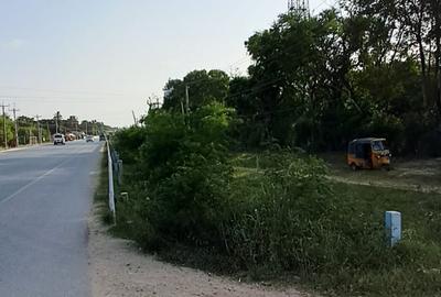 Land in Kikambala - 2