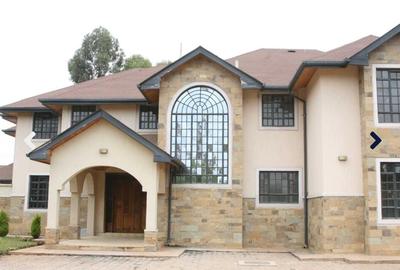 4 Bed Townhouse with En Suite in Karen - 2