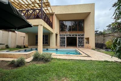 5 Bed Villa with En Suite in Lavington