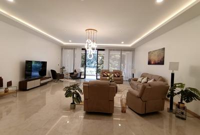 4 Bed Apartment with En Suite in Spring Valley