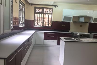 6 Bed Townhouse with En Suite at Runda