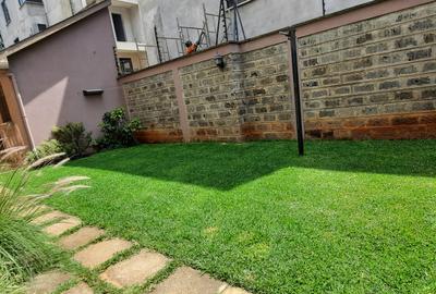 5 Bed House with En Suite in Lavington