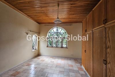 5 Bed House with En Suite in Spring Valley - 4