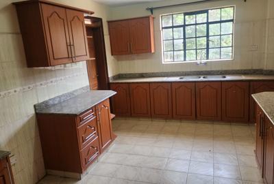 Serviced 3 Bed Apartment with En Suite at School Lane - 3