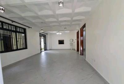 5 Bed Townhouse with En Suite in Syokimau - 4