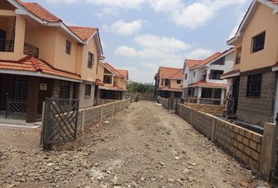 4 Bed Townhouse with En Suite in Ongata Rongai